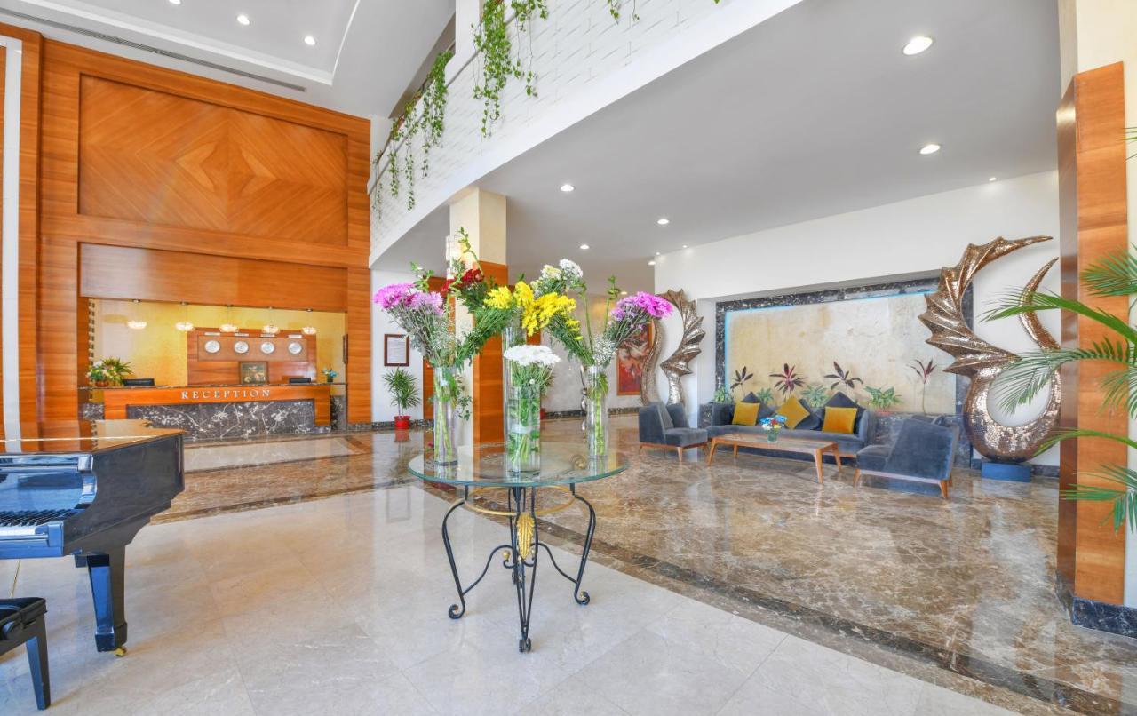 Tolip Family Park Hotel Cairo Exterior foto Lobby