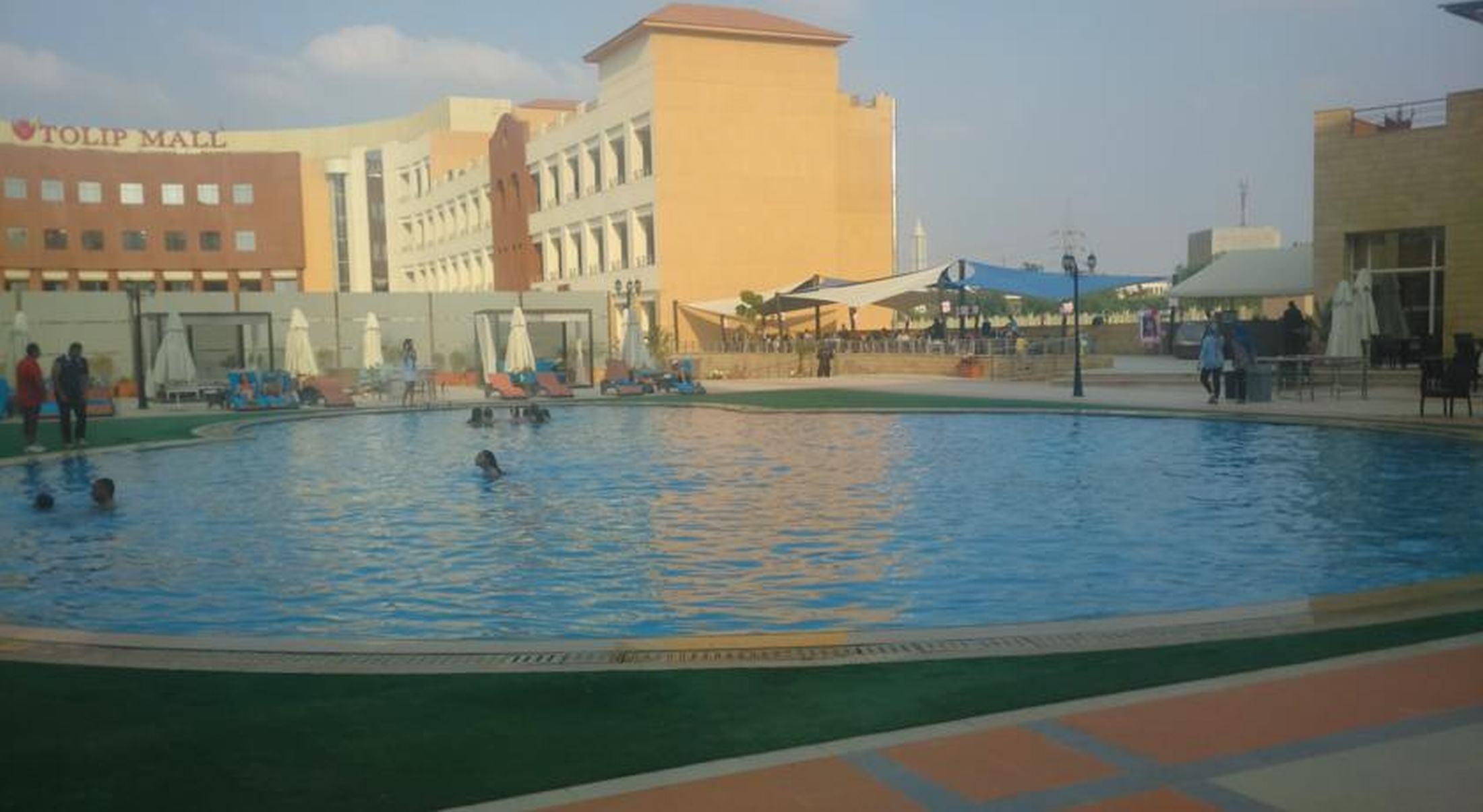 Tolip Family Park Hotel Cairo Exterior foto The swimming pool at the resort