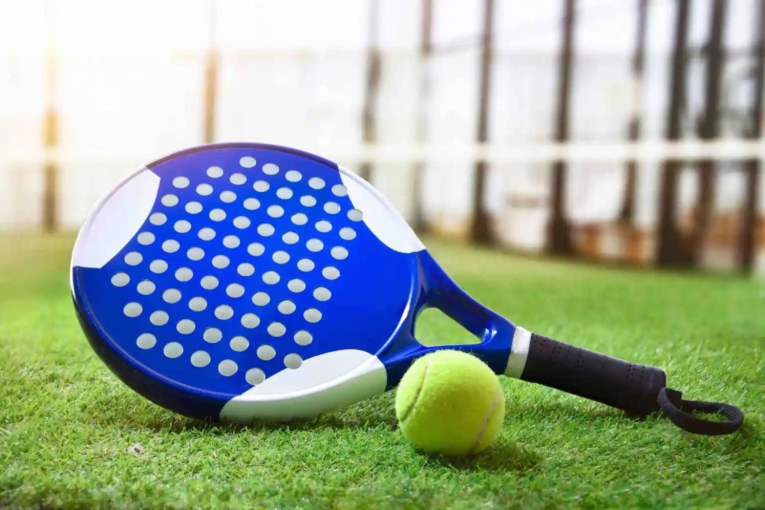 Tolip Family Park Hotel Cairo Exterior foto A paddle tennis racket and ball