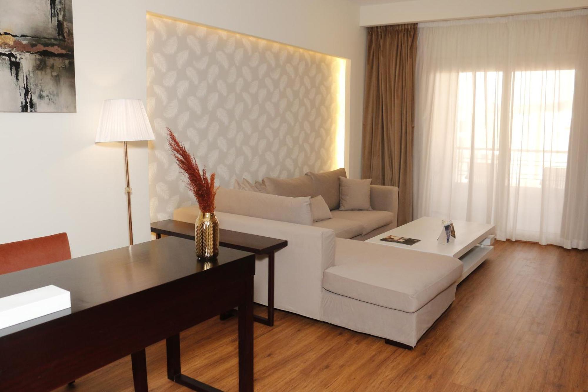 Tolip Family Park Hotel Cairo Exterior foto Suite