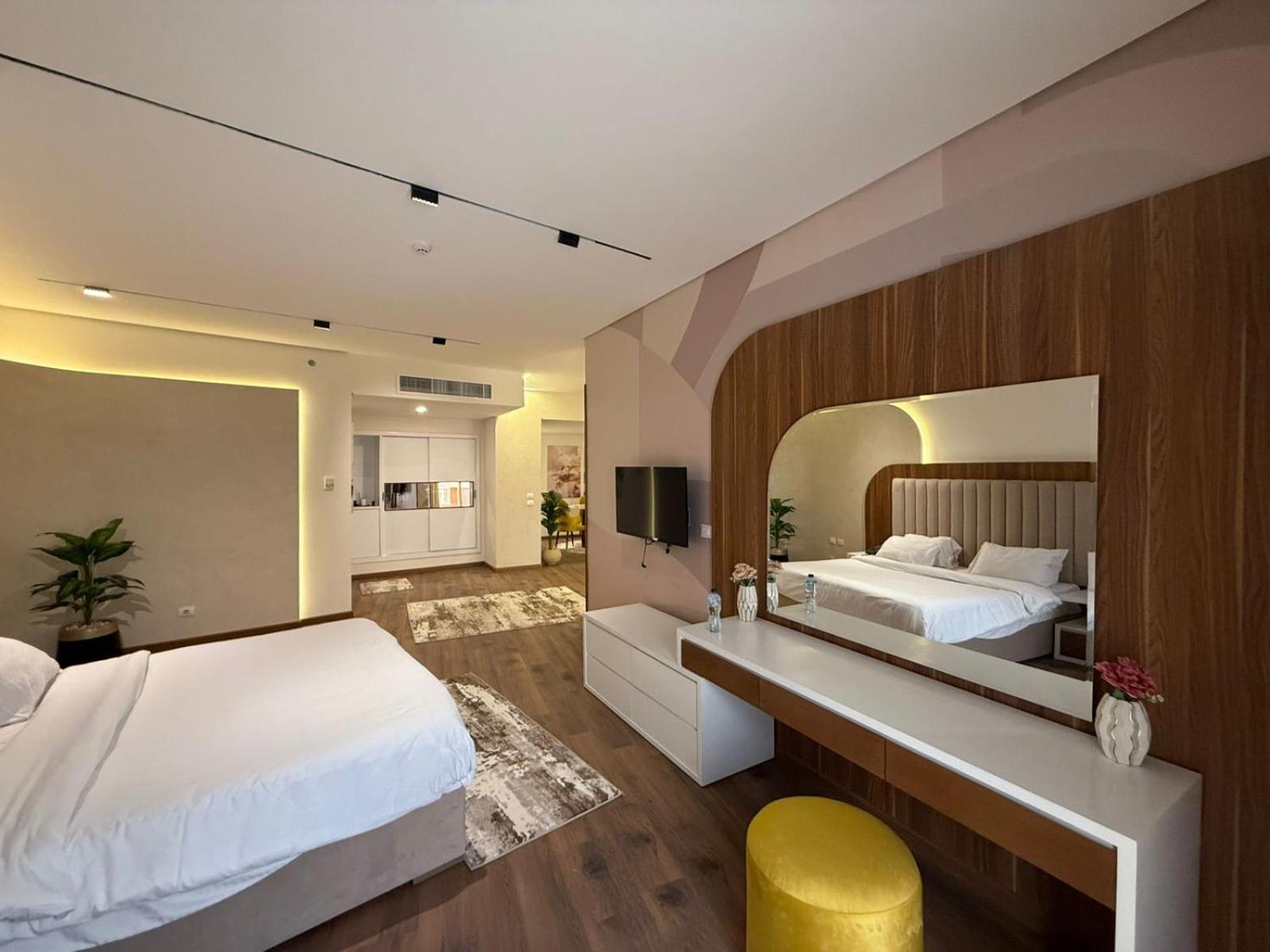 Tolip Family Park Hotel Cairo Exterior foto A bedroom at the hotel