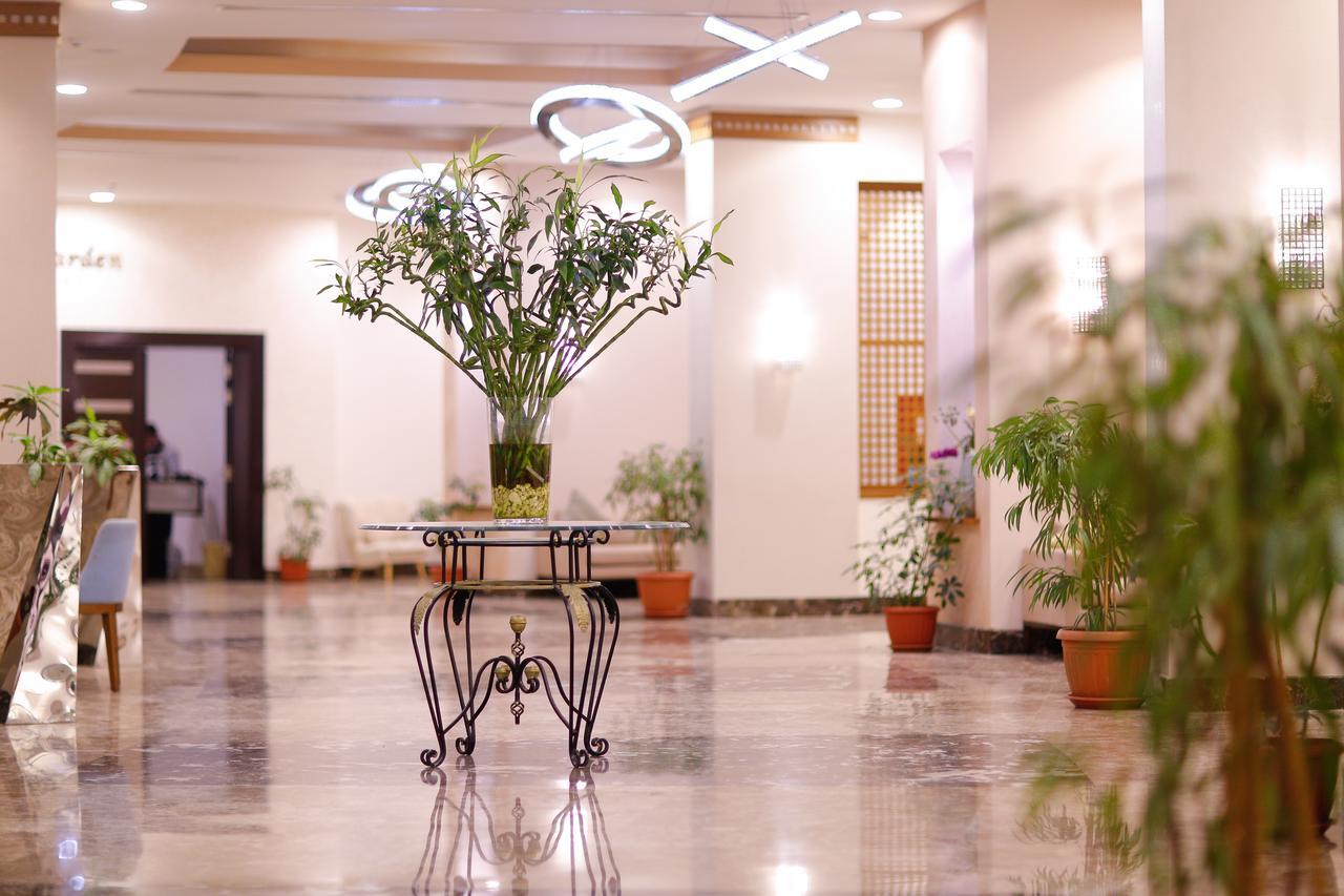 Tolip Family Park Hotel Cairo Exterior foto Lobby